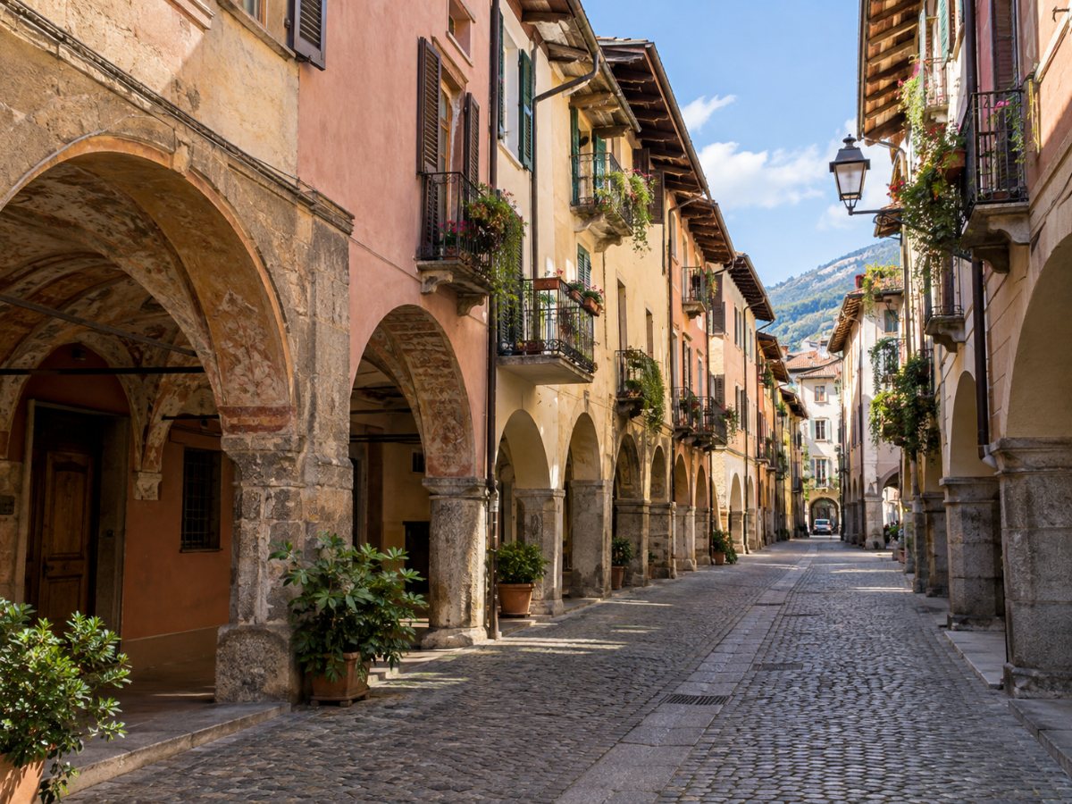 Portici di via Arduino a Cuorgnè