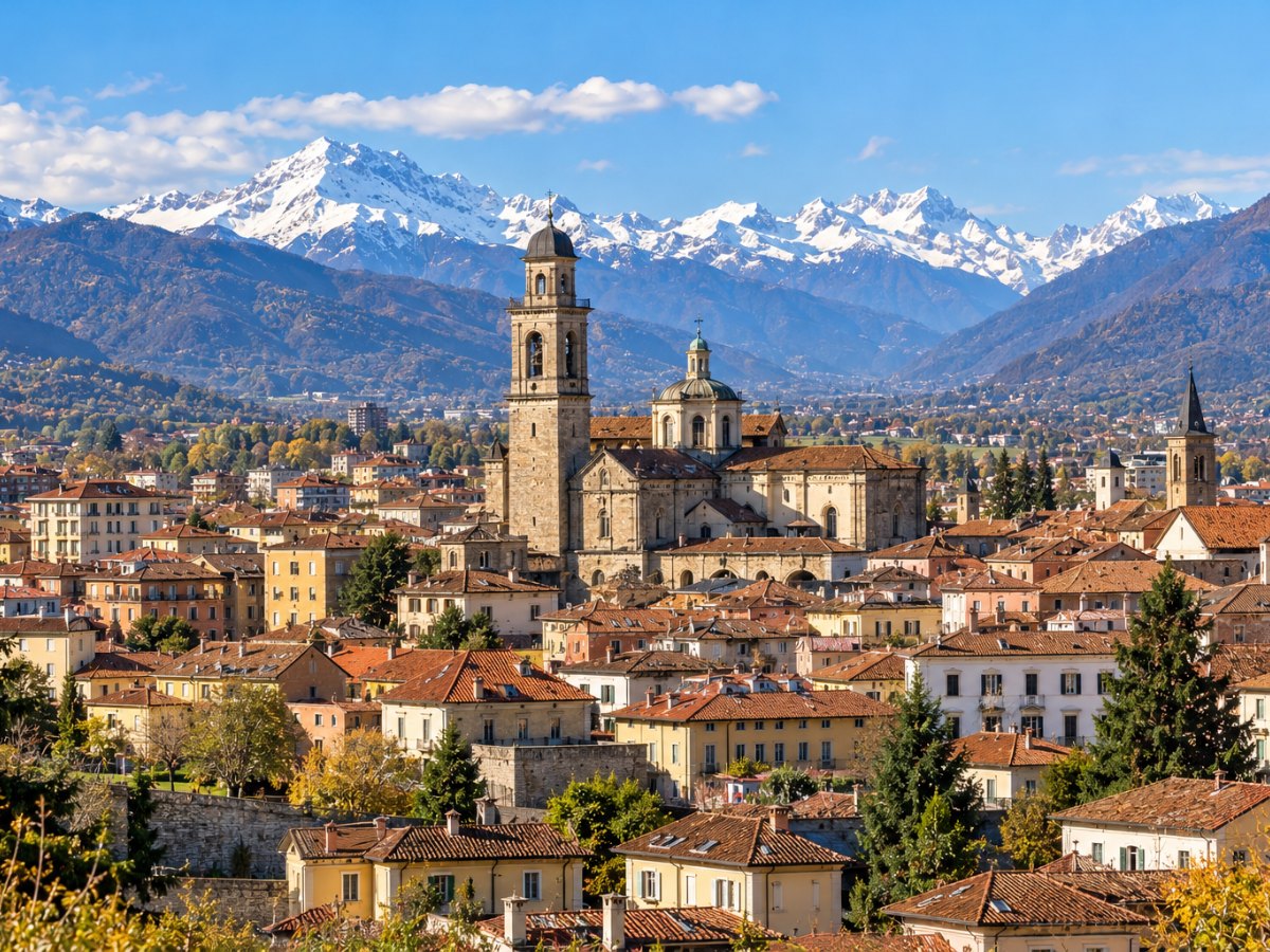 Pinerolo con le montagne sullo sfondo